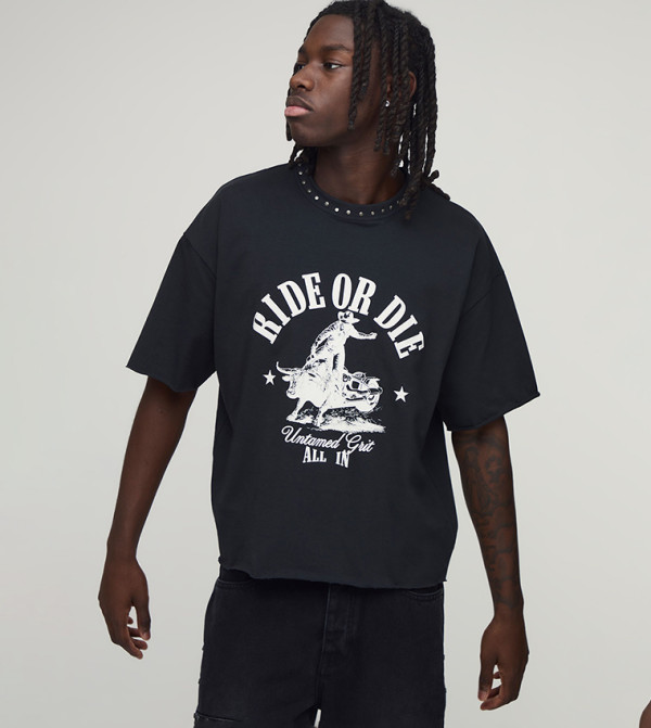 تيشيرت أوفرسايز ثقيل 