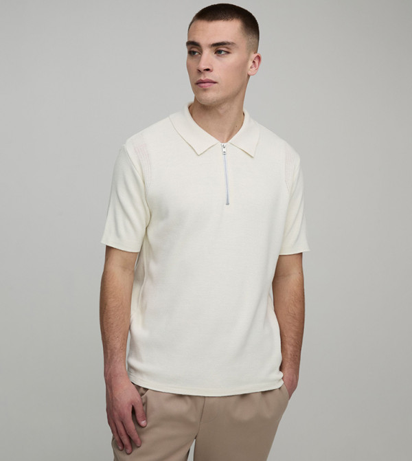 تيشيرت بولو لإبراز العضلات 