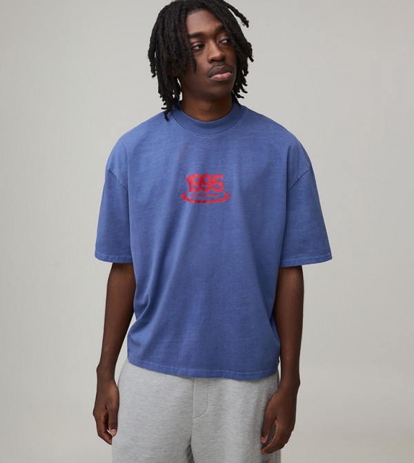 تيشيرت أوفرسايز بطبعة 