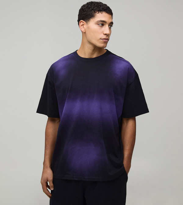 تيشيرت أوفرسايز بطبعة 