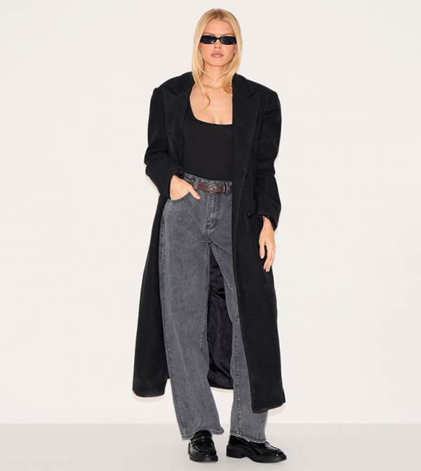 Dipped Back Waistband Boyfriend Jeans