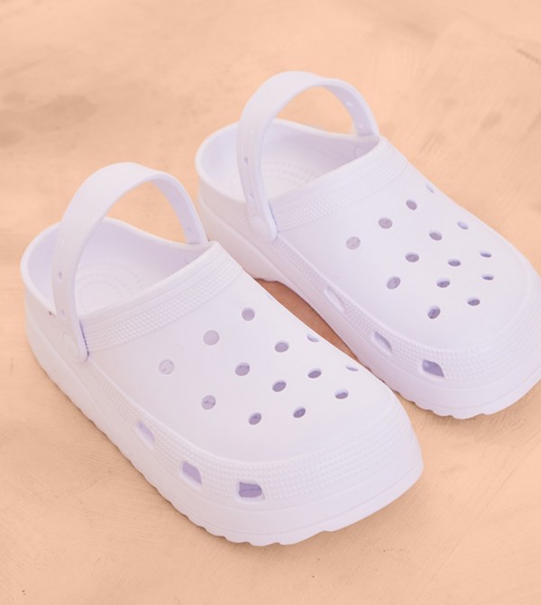 Round Toe Moveable Strap Clogs