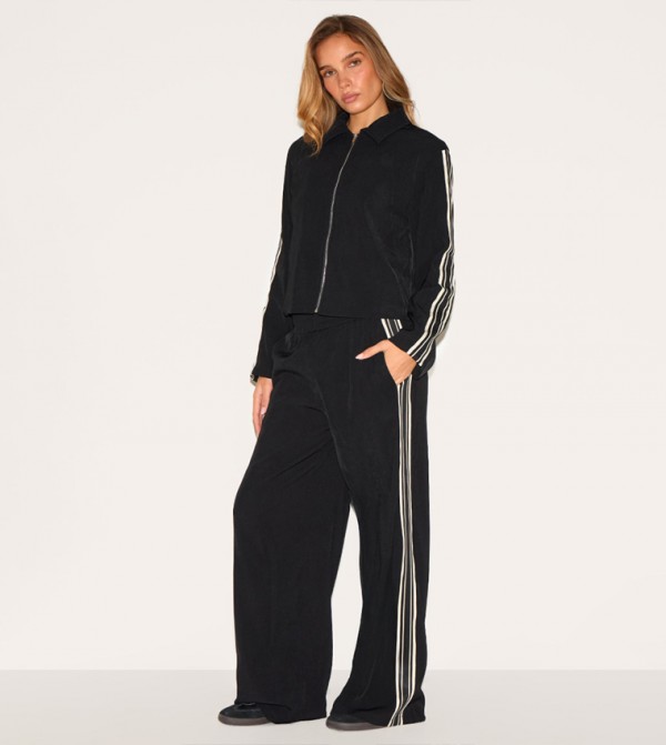 جاكيت قصير مخطط