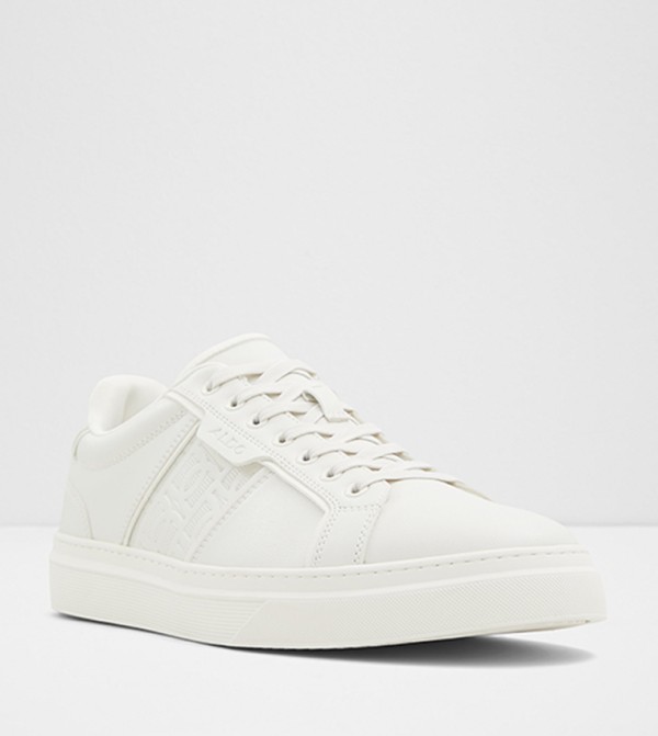 COURTLINE Lace-Up Sneakers