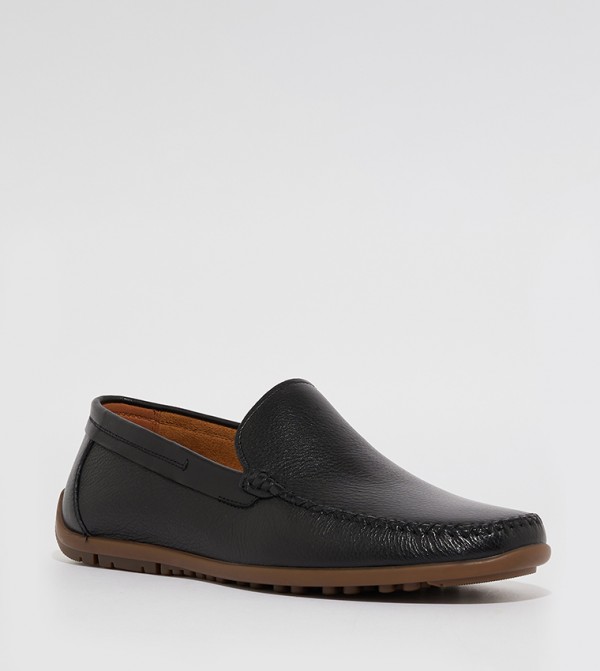 ARTHUR Textured Slip-On Loafers
