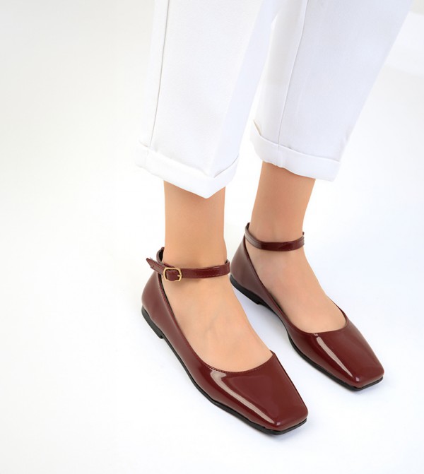 flat shoes with ribbon ankle wrap