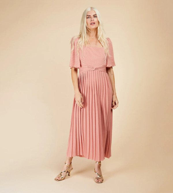 Off-The-Shoulder Flutter Sleeves Pleated Tea-Length Dresses White