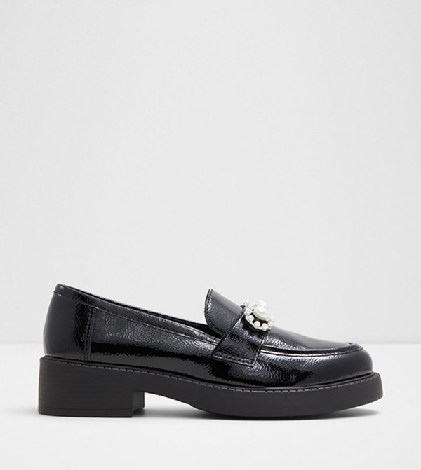 DINARA Accessory Detail Penny Loafers