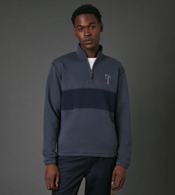 سويتشيرت بقبة سحاب 