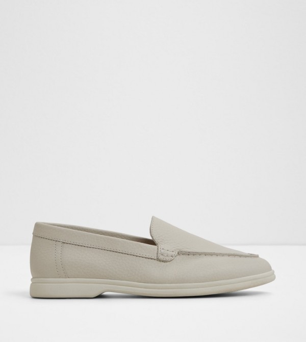 EDILICAN-IN Solid Round Toe Loafers
