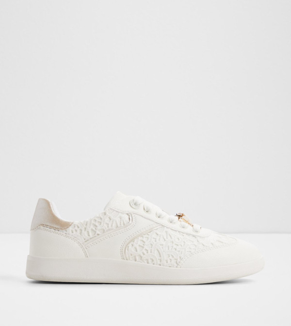 ERILG Textured Lace-Up Sneakers