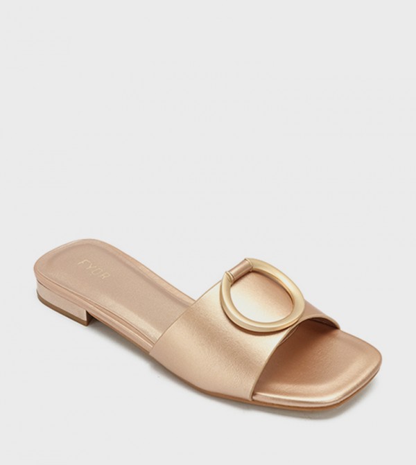 Metal Accent Open Toe Flat Sandals