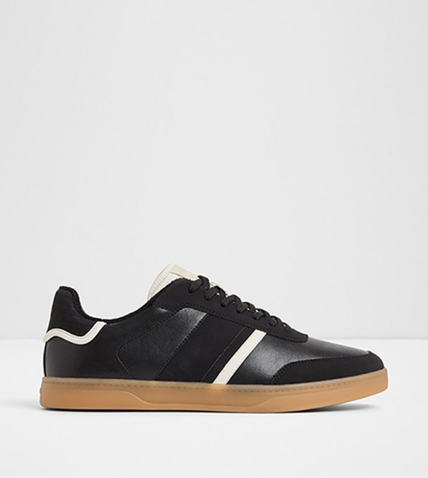 FREEKICK Textured Low-Top Sneakers