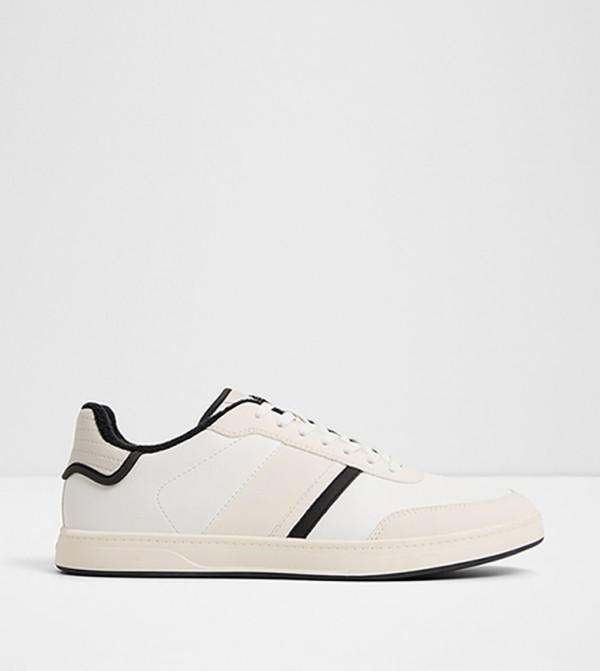 FREEKICK Textured Low-Top Sneakers
