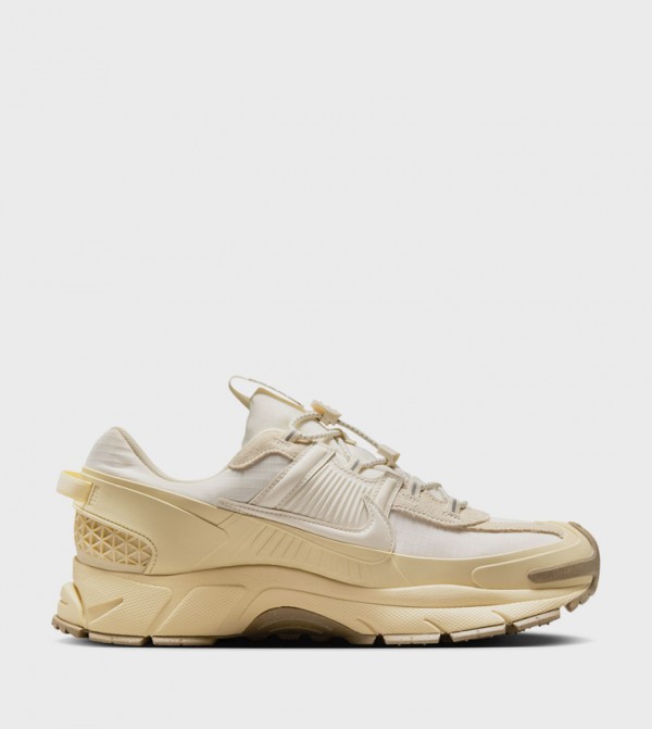 ZOOM VOMERO ROAM Sneakers
