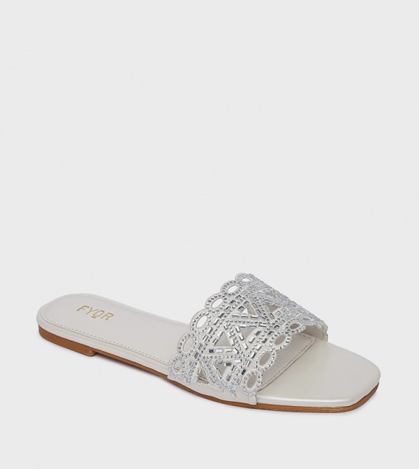 Embellished Open Toe Flat Sandals