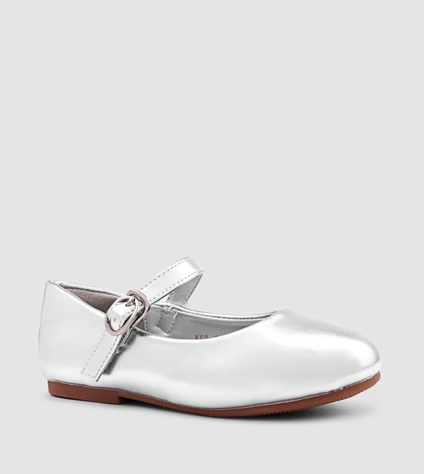 حذاء ماري جين ميتاليك