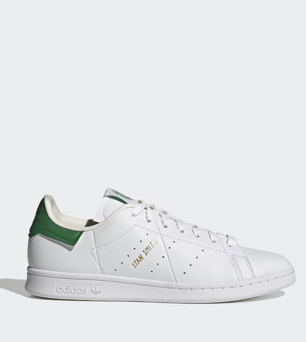 Originals women's stan 2024 smith shoes (white/raw green