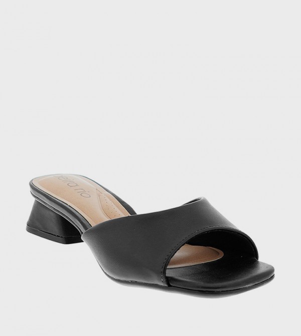 حذاء كعب بمقدمة مربعة