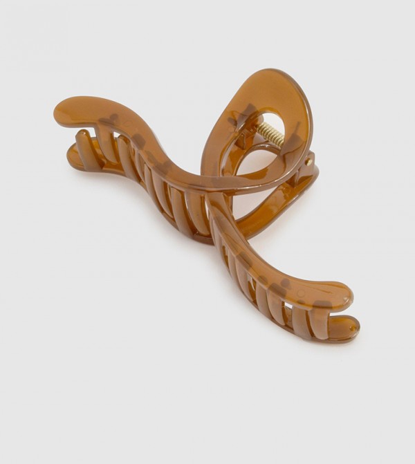 Buy Boohoo Twist Acrylic Claw Clip In Brown | 6thStreet Saudi Arabia