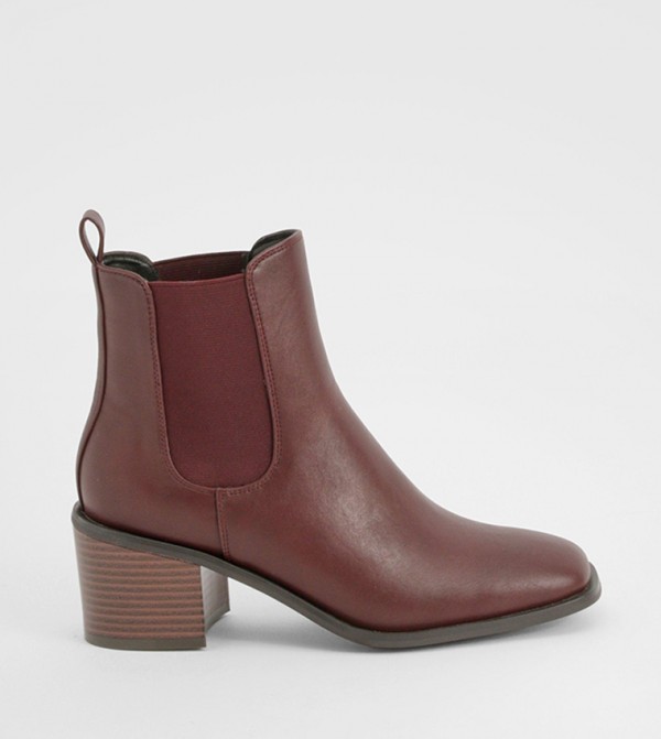 Wooden Block Heel Tab Detail Chelsea Boots