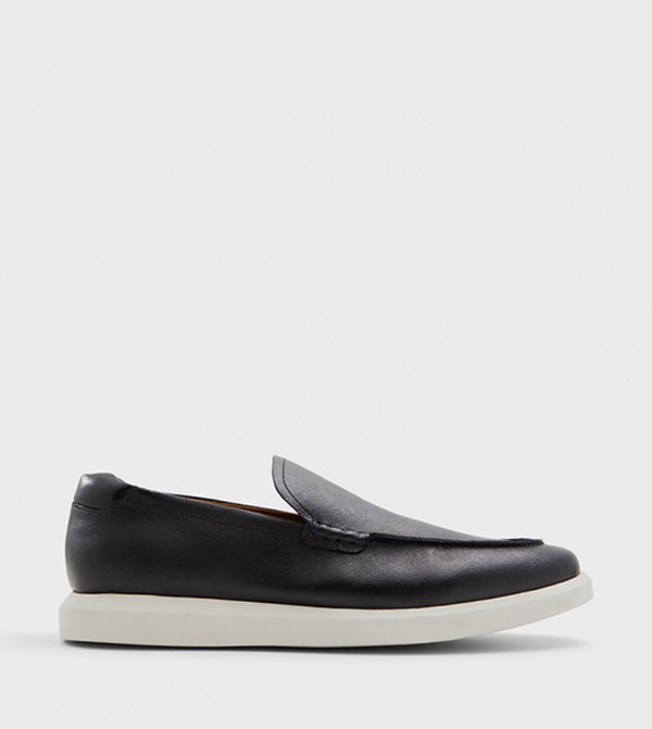 HAYWORTH Round Toe Loafers