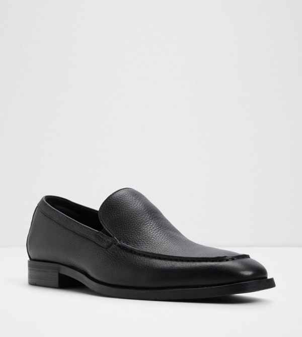 HERIOT Textured Loafers