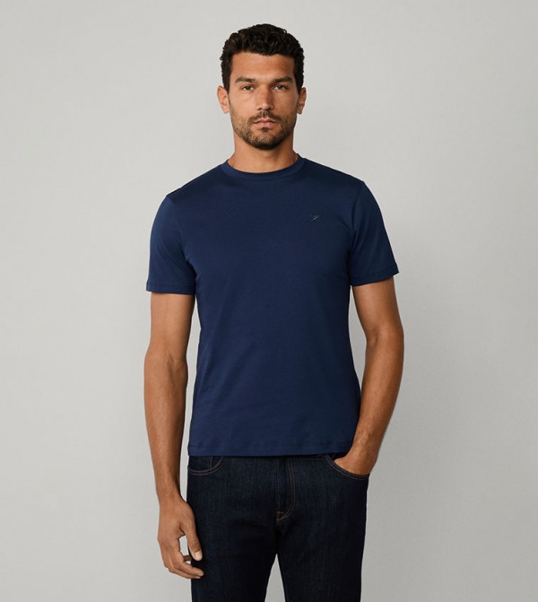Logo Detail Crew Neck Classic Fit T-Shirt