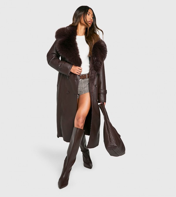 معطف بياقة وهمية