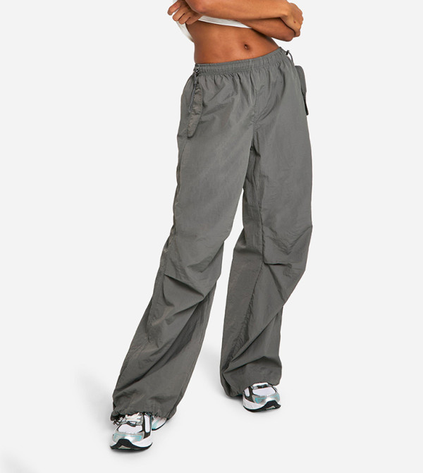 بنطال واسع بخصر مطاطي وجيوب