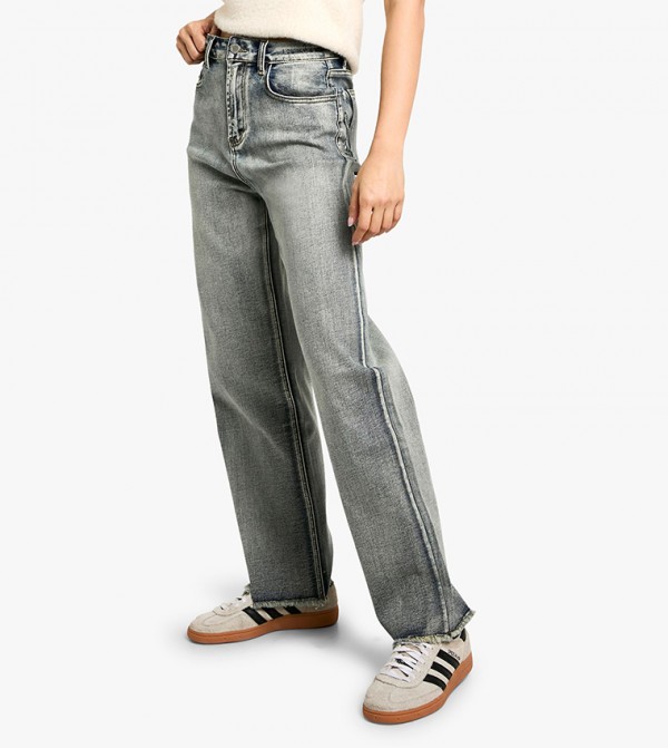Distressed Hem Wide Leg Jeans