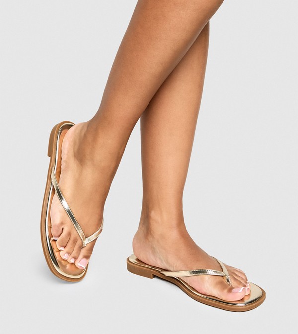 Metallic Toe-Post Flat Sandals