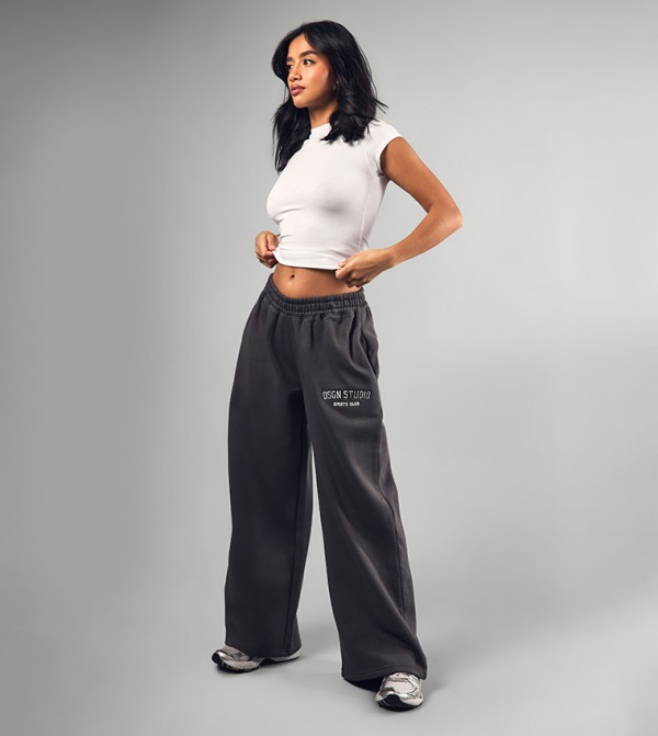 Petite Design Studio Applique Straight Fit Sweatpants