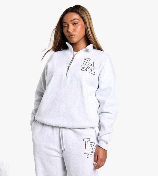Curve La Embroidered Zipper Neck Sweatshirt