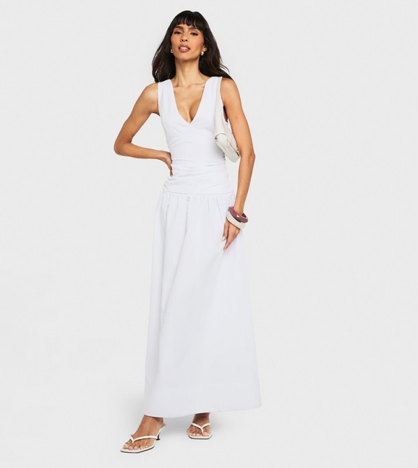 Ruched Detail V-Neck Maxi Dress