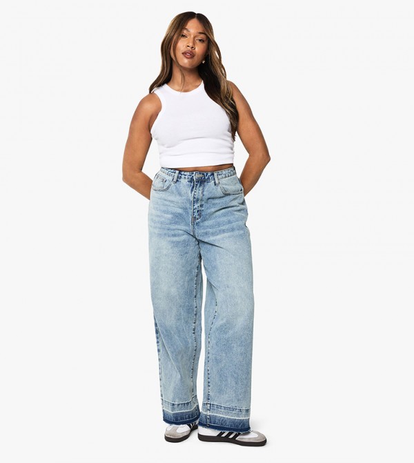 Curve Fray Hem Detail Straight Fit Jeans