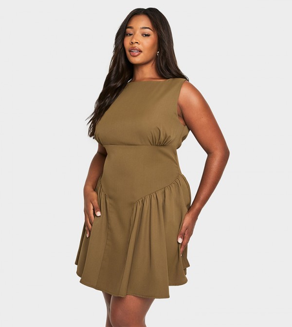 Curve Tailored Sleeveless Skater Dress