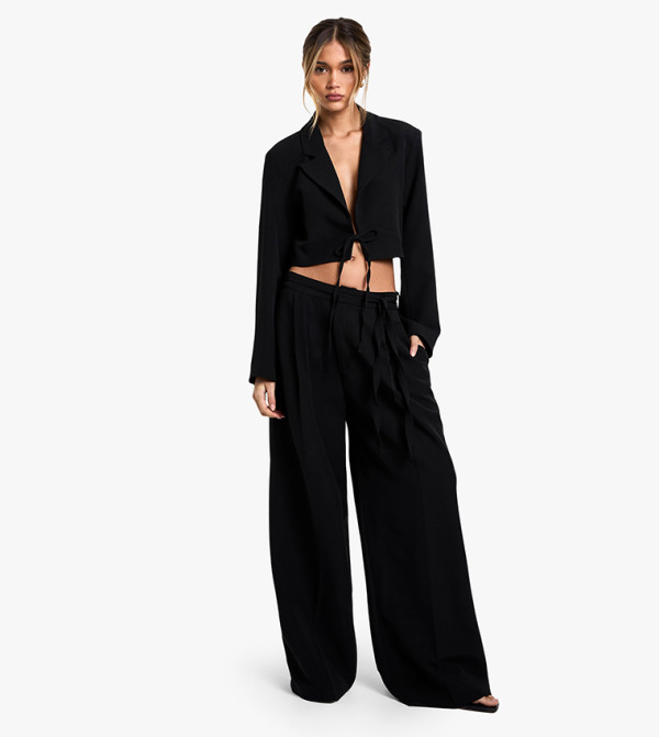 بنطال قصة مستقيمة بحزام 