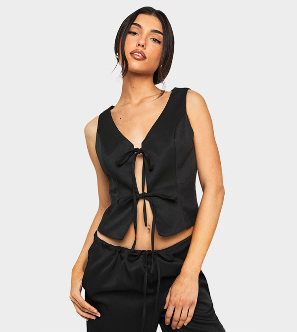 توب كروب شبيه لينن بمقدمة بربطة 