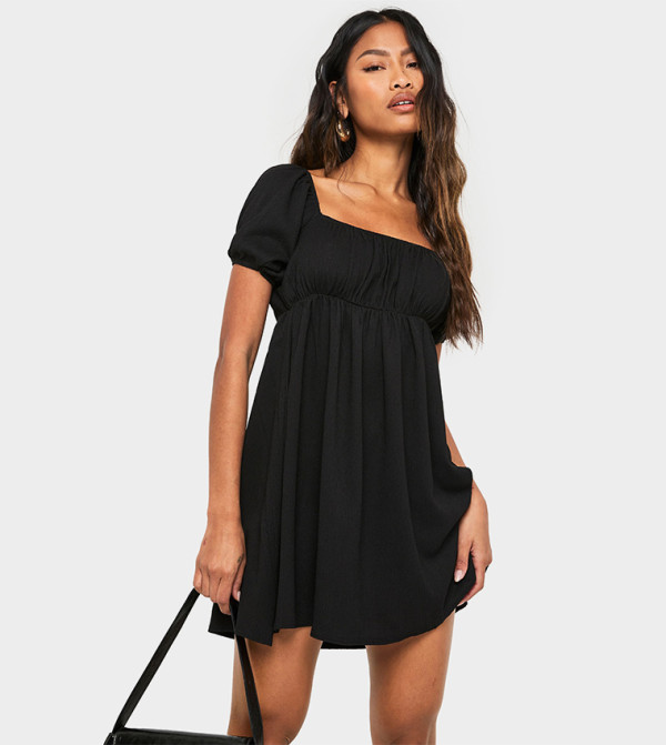 فستان ميني مزموم بأكمام قصيرة