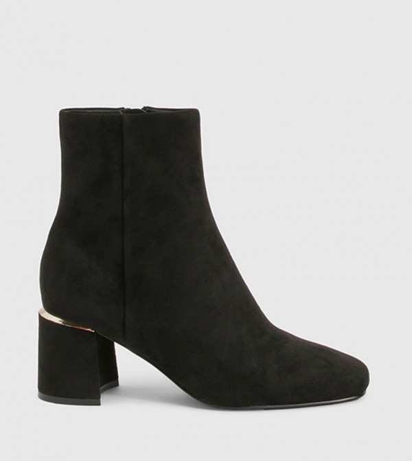 Hardware Block Heeled Detail Ankle Boots