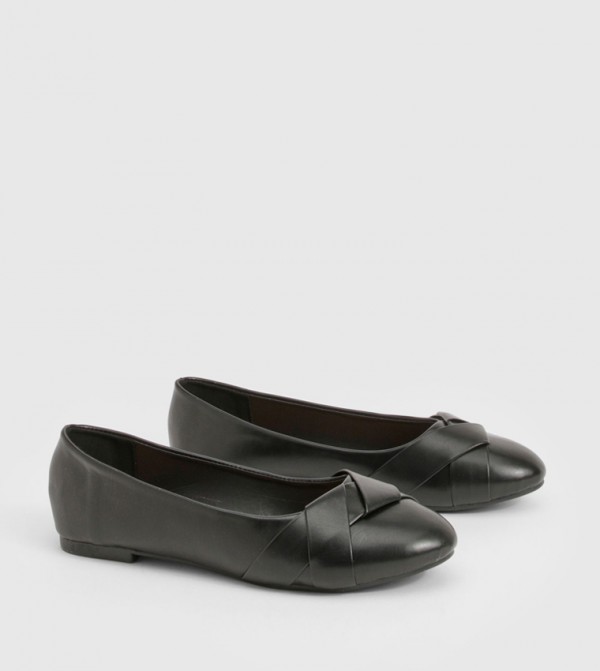 Solid Twist Front Ballerinas