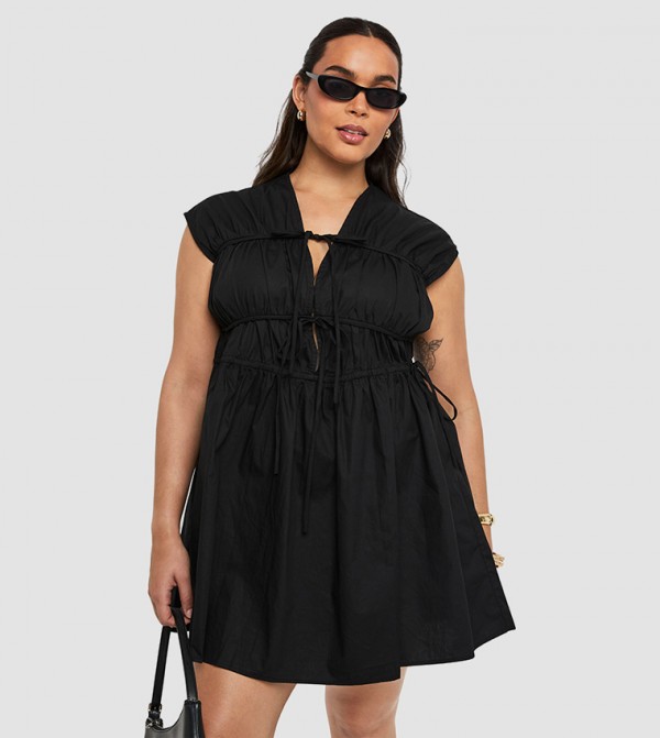 فستان سكيتر بربطة أمامية للمقاسات الكبيرة 