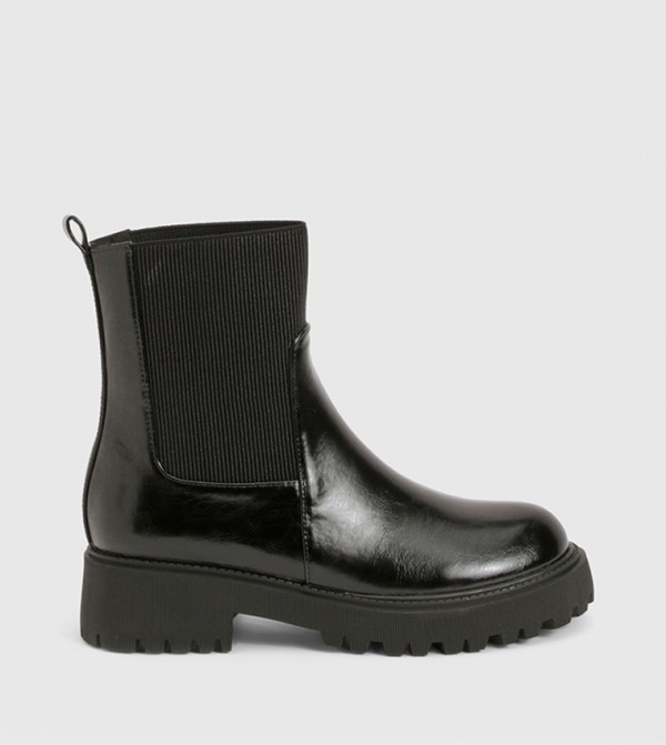 Elastic Detail Chelsea Boots