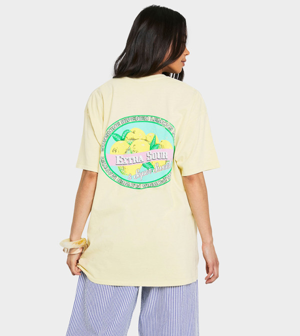 تيشيرت واسع بطبعة 