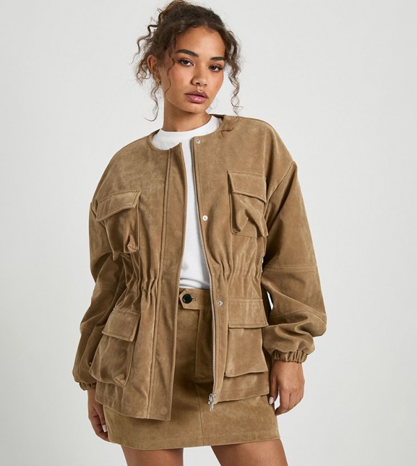 جاكيت بخصر مزمزم بدون ياقة 