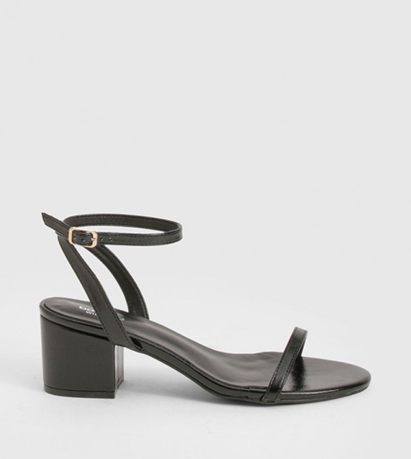 صندل بكعب عريض 