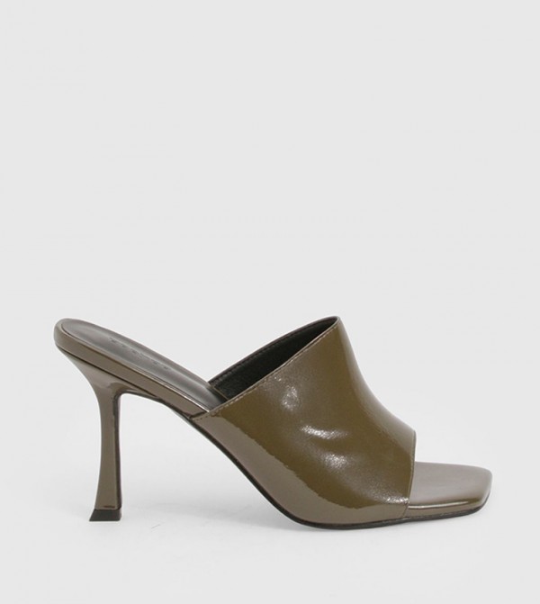 Glossy Peep Toe Heeled Sandals