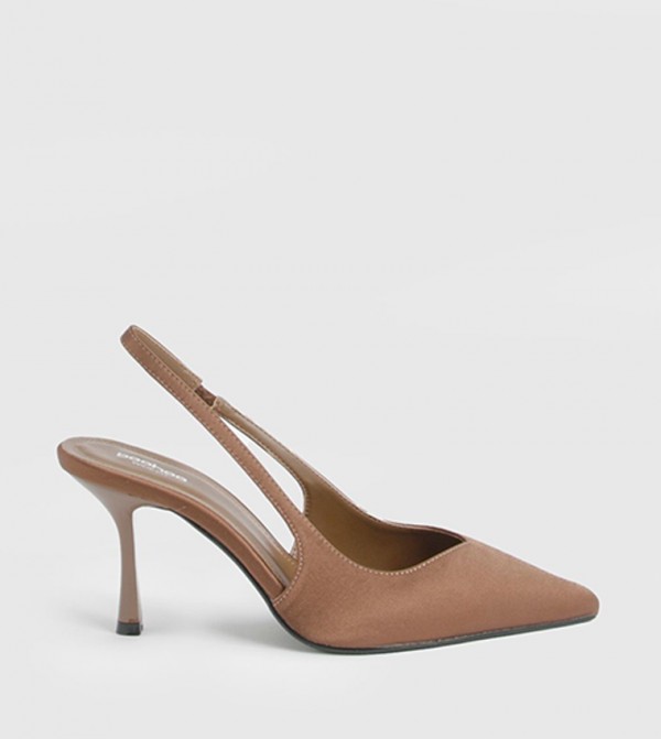 حذاء ساتان بكعب ستيليتو وحزام خلفي 