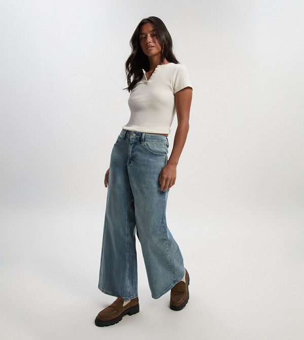 Petite Mid Waist Wide Leg Jeans